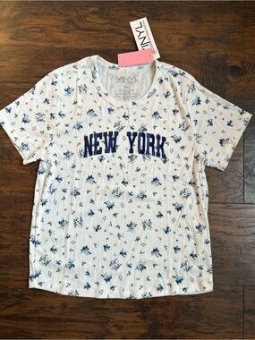 Vinyl Threads, Women New York Floral Graphic Tee